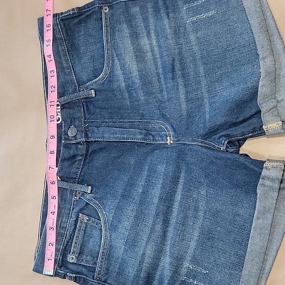 GAP Size 29T Medium Dark Wash "Slim Shorts" Blue Jean Shorts, EUC - Picture 3 of 10